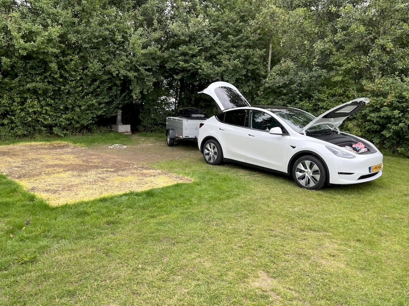 Tesla Model Y Long Range AWD (2023)