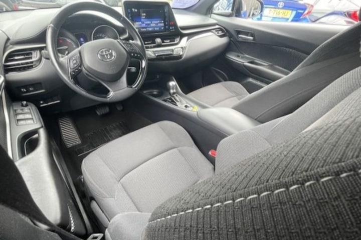 Toyota C-HR used car