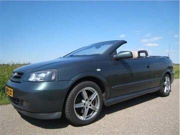 Opel Astra Cabrio 2.2i-16V (2002)