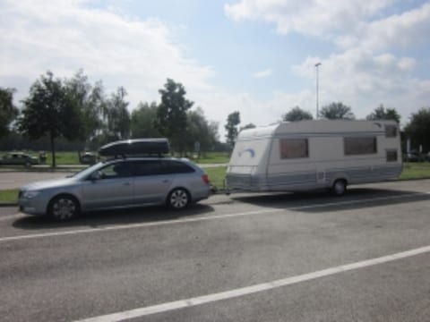 Skoda Superb Combi 1.6 TDI Greenline Comfort Bus. (2011)