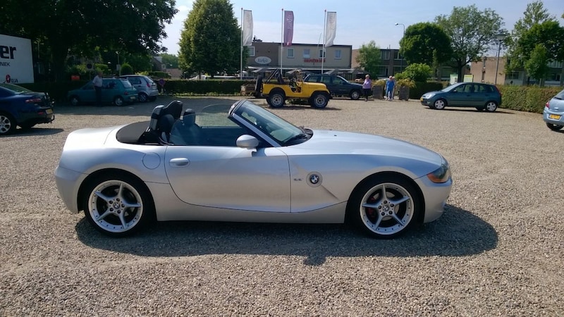 BMW Z4 roadster 2.2i (2004)