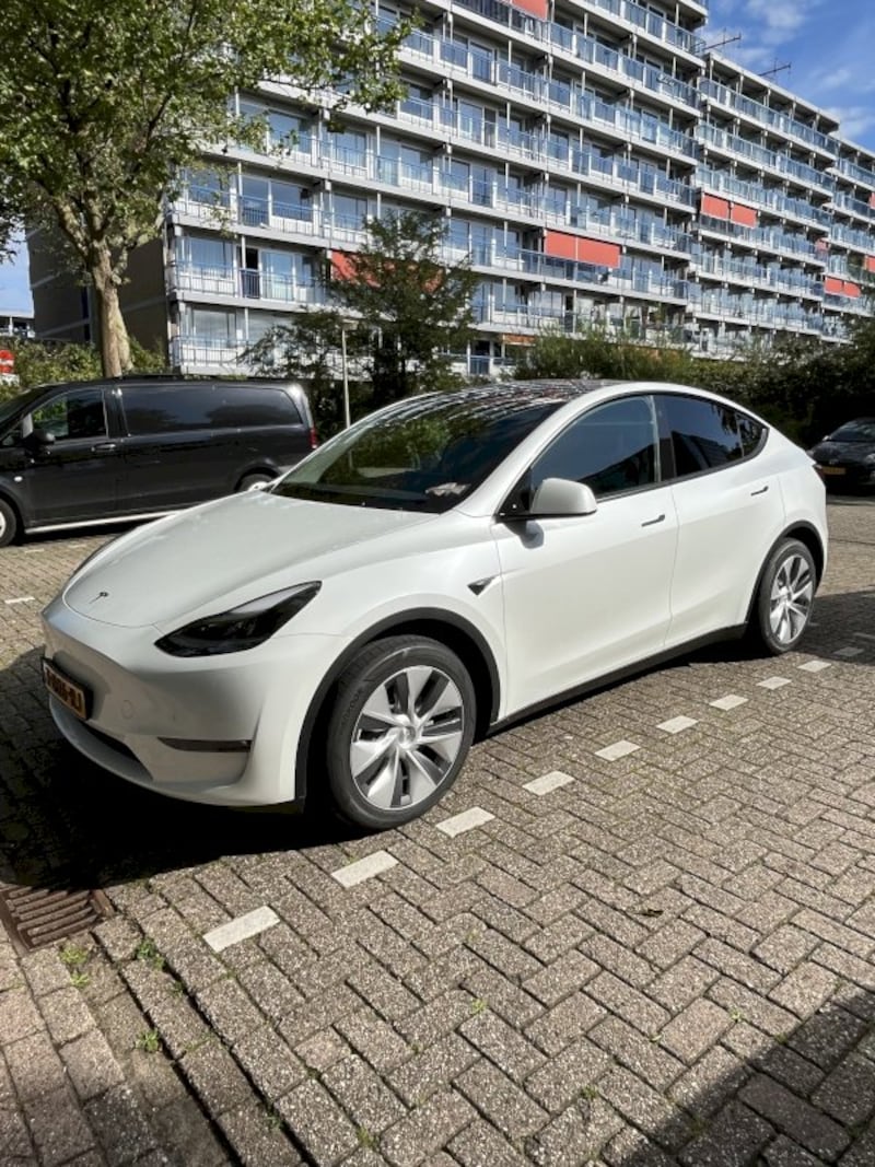 Tesla Model Y Long Range AWD (2023)