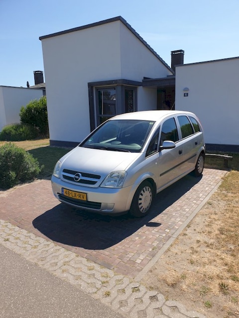 Opel Meriva 1.6-16V Essentia (2003)