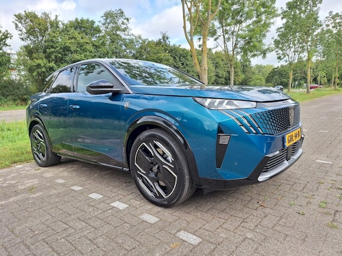 Peugeot e-3008 GT 73kWh 210