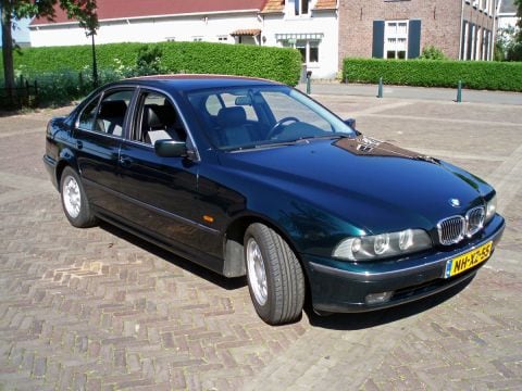 BMW 523i (1996)