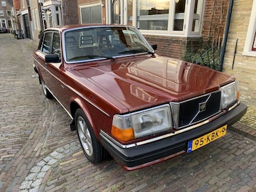 Volvo 240 GL 2.3 (1983)