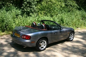 Mazda MX-5 1.6 Exclusive (2002)