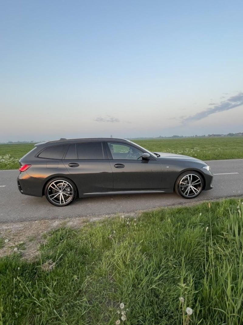 BMW 318i Touring (2024)