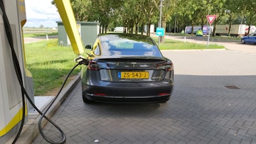 Tesla Model 3 Long Range AWD (2019)