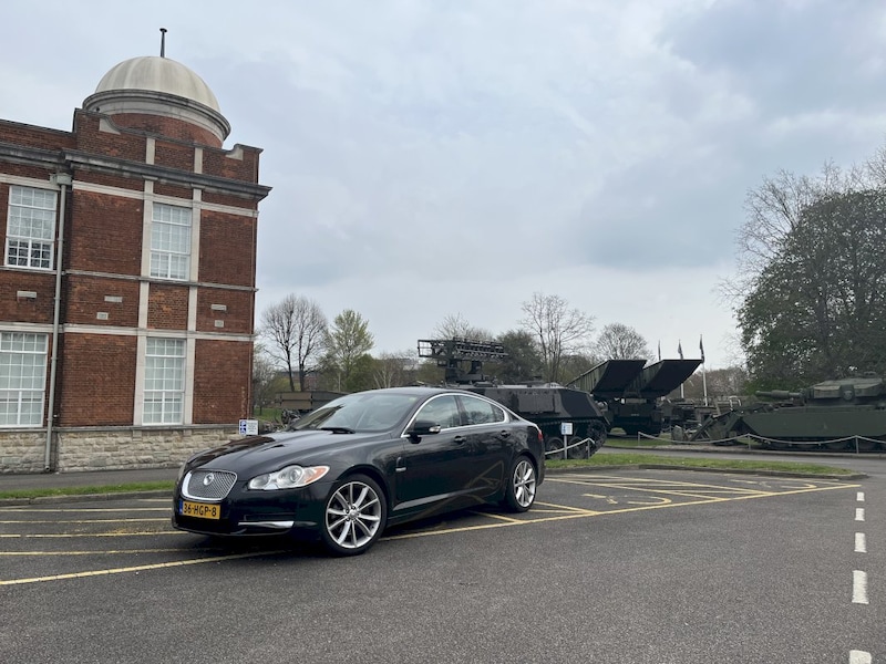 Jaguar XF 3.0 V6 Premium Luxury (2008)