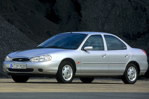 Ford Mondeo 2.0i Ghia (1996)