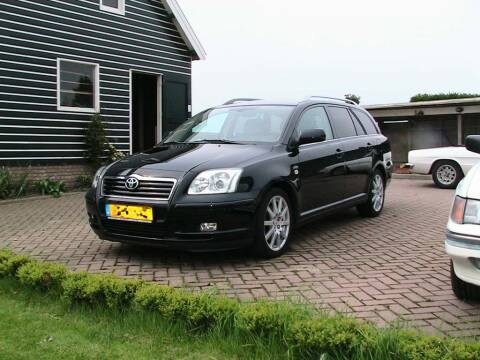 Toyota Avensis Wagon 2.2 D-4D D-CAT Executive (2005)
