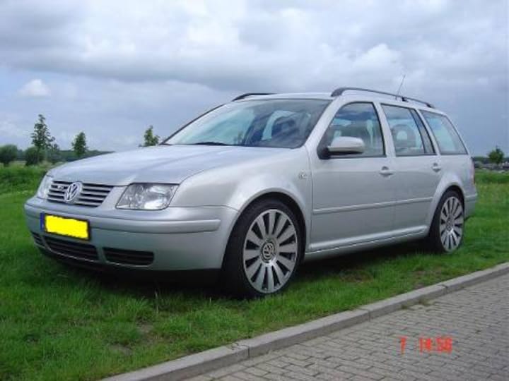 Volkswagen Bora Variant 2.3 V5 Highline (1999)