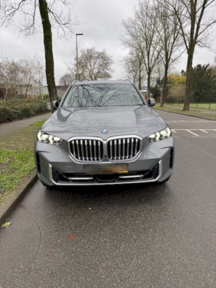 BMW X5 xDrive50e (2024)