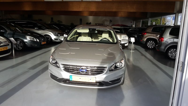Volvo V60 D2 Summum (2014)