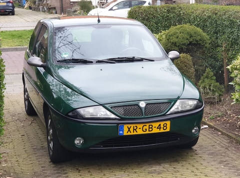 Lancia Ypsilon 1.2 16v elefantino rosso