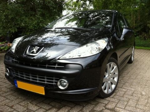 Peugeot 207 Féline 1.6-16V Turbo (2007)