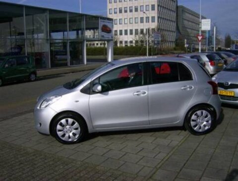 Toyota Yaris 1.3 16v VVT-i Linea Luna (2007)