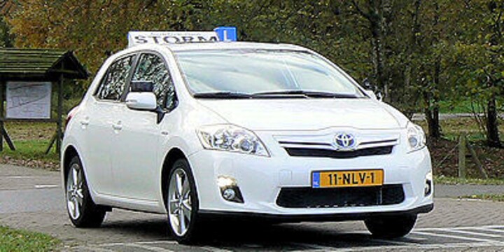 Toyota Auris 1.8 Full Hybrid Dynamic (2010)