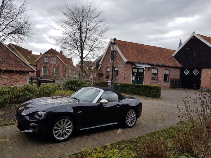 Fiat 124 Spider 1.4 MultiAir 16v Lusso (2016)