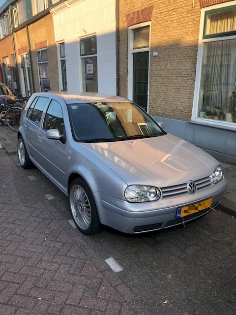 Volkswagen Golf 2.3 V5 Highline