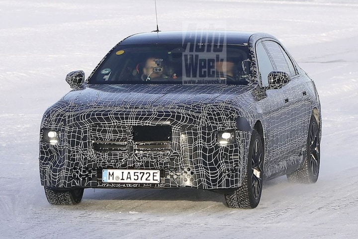 BMW 7-serie facelift spyshots