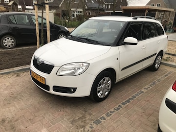 Skoda Fabia 1.4 16V Ambiente (2008)