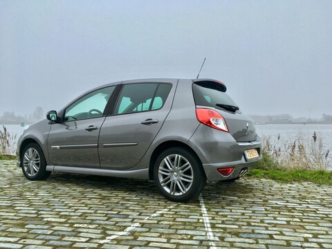 Renault Clio 1.6 16V 128 GT