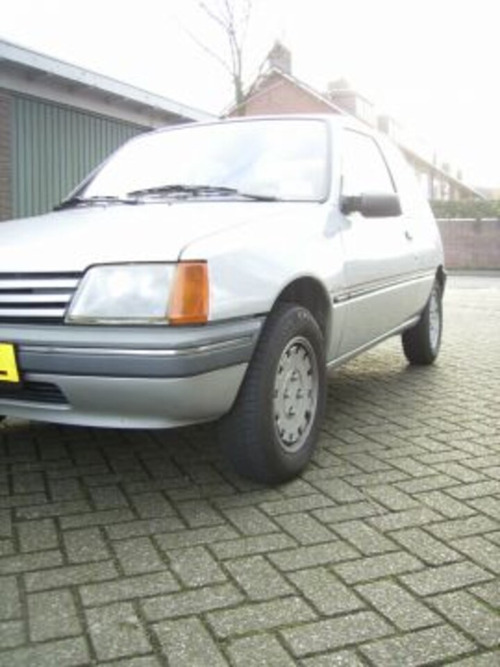 Peugeot 205 XR 1.4
