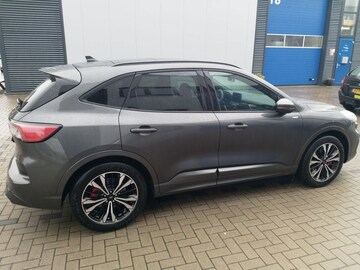Ford Kuga 2.5 PHEV ST-Line (2021)