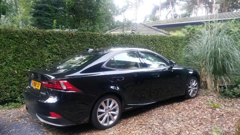 Lexus IS 300h Business Line Pro (2015)