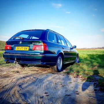 BMW 528i touring (1998)