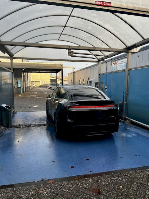 Tesla Model Y Longe Range