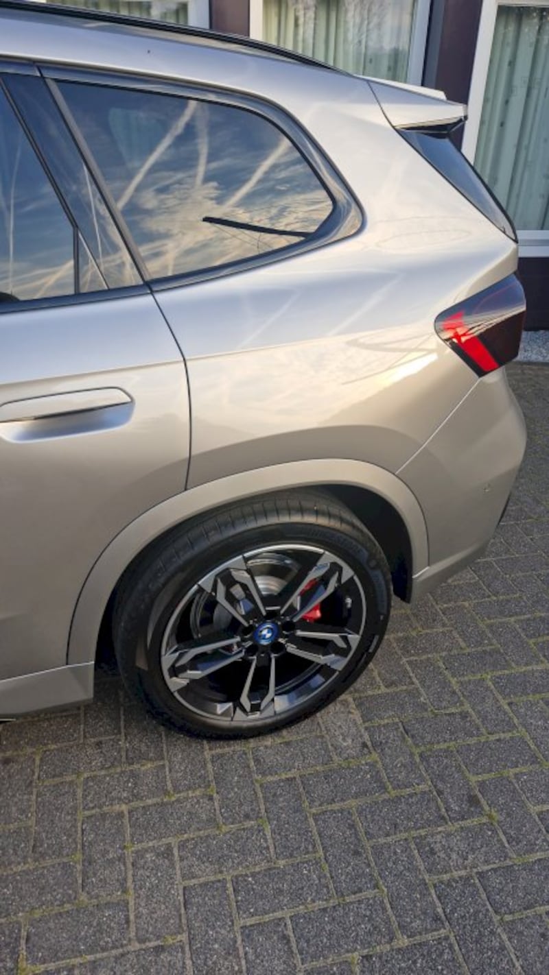 BMW iX1 eDrive20 M Sport Edition (2025)