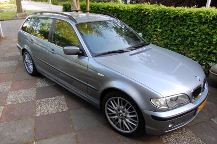 BMW 330i touring Executive (2003)