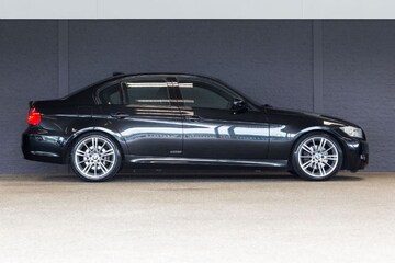 BMW 320i High Executive (2009)