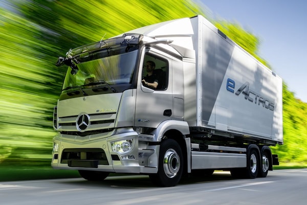 Mercedes-Benz Daimler GenH2 Truck en eActros