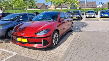 Hyundai Ioniq 6 (2023)