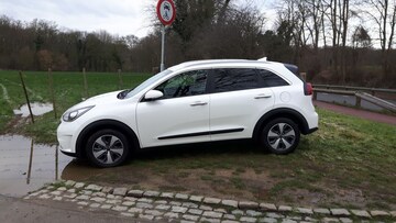 Kia Niro 1.6 GDi Hybrid DynamicLine (2017)