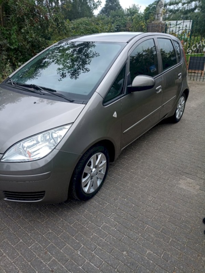 Mitsubishi Colt (2008)