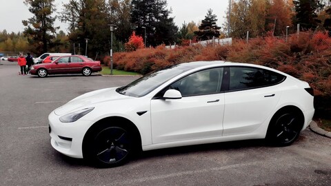 Tesla Model 3 Long Range AWD