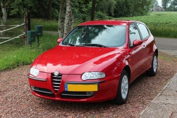 Alfa Romeo 147 1.9 JTD 115pk Distinctive (2002)