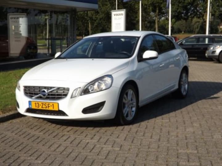Volvo S60 D2 Kinetic (2013)