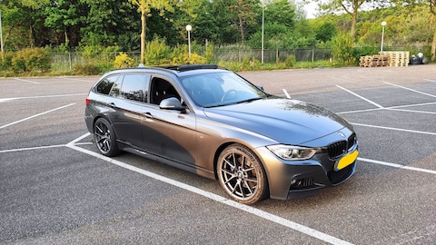 BMW 320d Touring High Executive (2014)