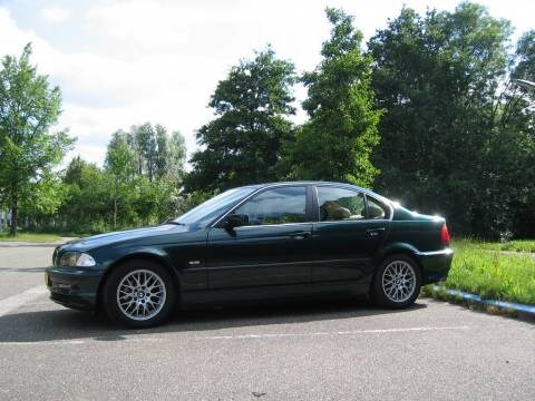 BMW 320i Executive (1998)