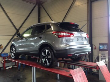 Nissan Qashqai 1.6 DIG-T N-Connecta (2015)
