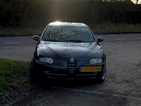 Alfa Romeo 147 1.6 T.Spark 16V Progression