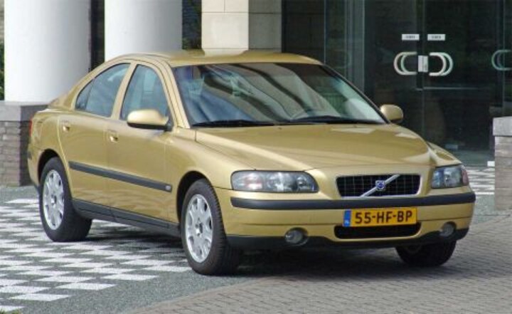 Volvo S60 2.4 140pk