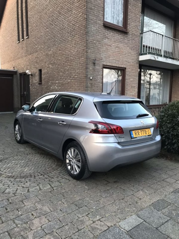 Peugeot 308 Allure 1.2 PureTech 130 (2018)