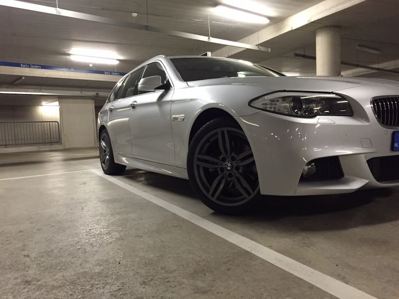 BMW 520d Touring High Executive (2011)